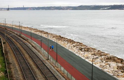 River View Luxury Apartment - Photo 4