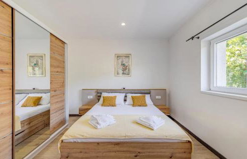 Awesome Home In Zagvozd - Photo 21