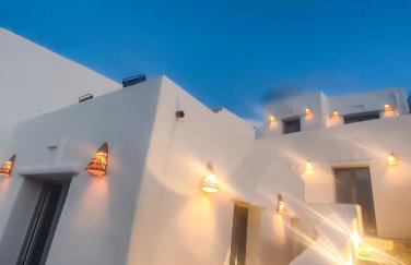 PANORMOS ART Beachfront Suites - Photo 19