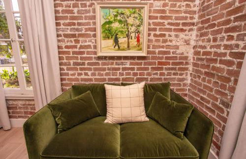 Natchez Charm - Studio, 1 Bath, Full Kitchen, King Bed, 2 Blocks from Mississippi River - Foto 13