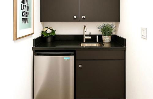 Chic Private Hollywood Hills Guest Suite Oasis with Tree-Top Views, Outdoor Living Room, Only 2 Minutes from Hollywood Boulevard - Foto 14