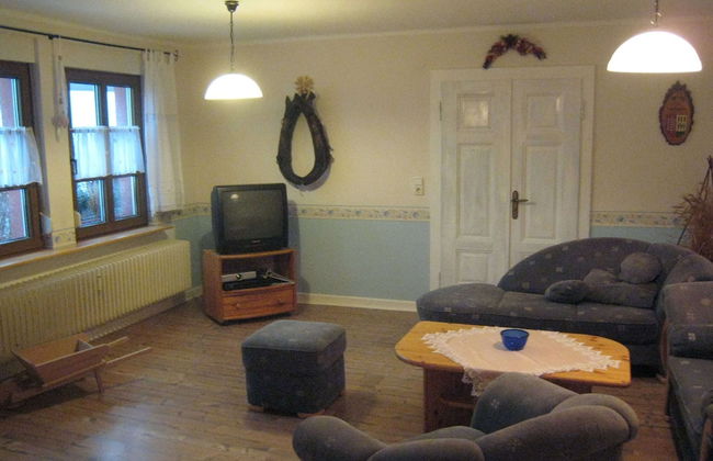 Morbach Hillside Mansion - Photo 7