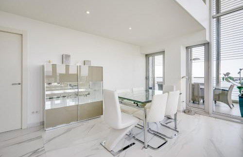 Penthouse With The Best Views! - Photo 3