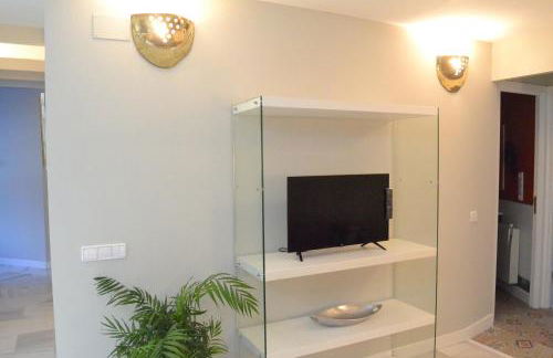 Homelikes Madrid - Photo 79