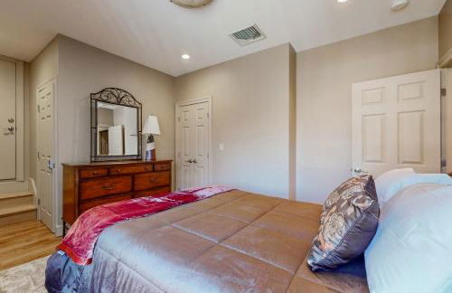 Gloucester Harbor Hideaway - Photo 19