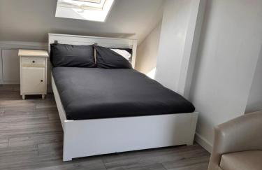 London corporate 6 bedroom home with free parking - Foto 3
