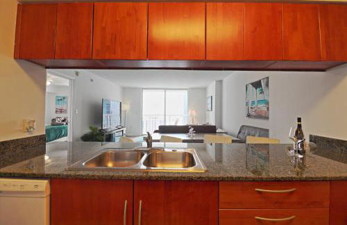 Upscale Apartment in the Heart of Brickell - Foto 48