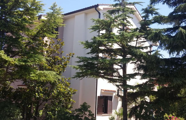 Scenic and Refined Krk Apartment With Terrace - Photo 10