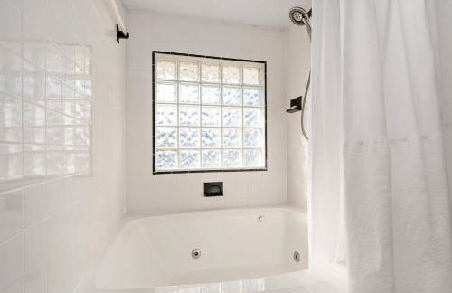 OBX 4BR Oceanfront Cottage - Foto 26