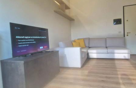 Modern Viggi Suite Home - Photo 2