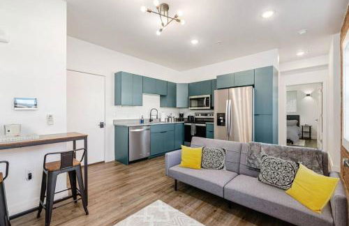 Trendy Loft Escape with Pool Table Bring Your Pets - Foto 7