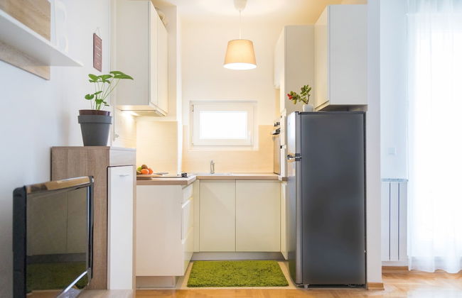 Cute and Sunny Studio in Zagreb With Balcony & Free Parking - Foto 3