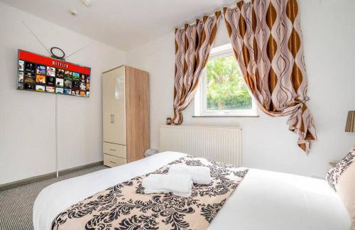 *F2GH* for your most relaxed & Cosy stay + Free Parking + Free Fast WiFi * - Foto 12