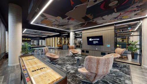 For Students Only Canvas Manchester - Photo 5