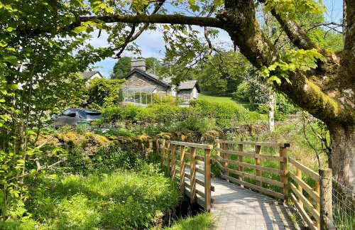 Fox Corner, Ambleside, romantic retreat for two, dog friendly, hot tub - Photo 42