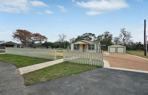 Upscale Home With Pool and Firepit - Close to Mercer St! - Foto 86