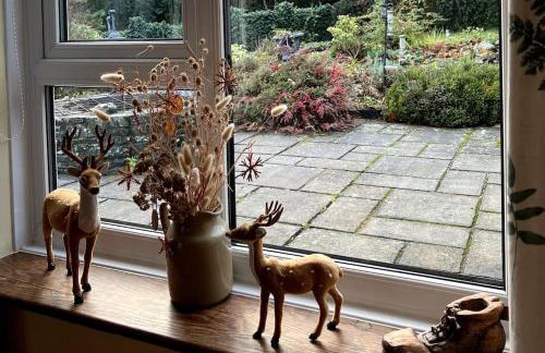 A spacious hidden gem with hot tub, lovely garden & views - Foto 37