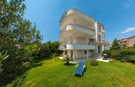 The Beach Apartments - Photo 17