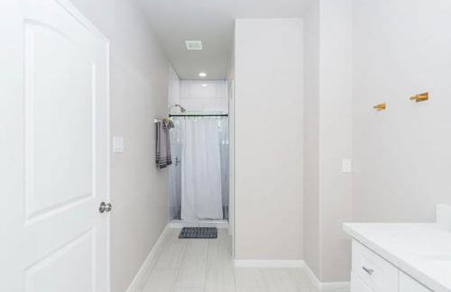 3BR 2 & half Bath Townhouse Modern Spacious Retreat Near Lake Conroe! - Foto 10