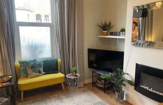 1 Bed Victorian Flat Sleeps 4 - Garden & Patio - Foto 15