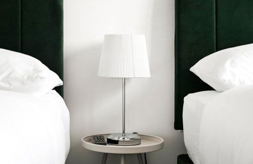 Swan's Place - Large 4bed home, Sleeps 9, Parking x2 & Games room - Foto 35