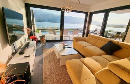 Luxury Beach Apartment Adria with Private Pool and Sea View - Photo 5