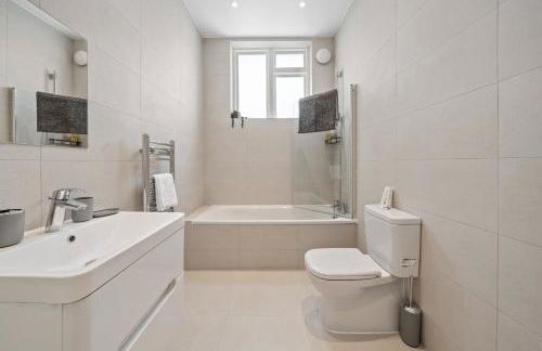 3BR House in Prime Barnet Location with Driveway - Foto 5