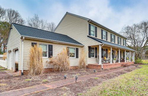 Spacious Trappe Getaway with Outdoor Pool and Gazebo! - Foto 38