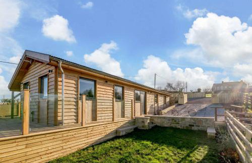 Yorkshire Dales Retreat with Hot Tub & Garden - Photo 11