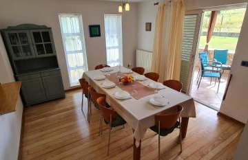 Sunny Garden Villa with Pool - Foto 18