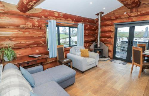 Cedar Cabin at Salford Court Farm Fishing Cabins - Foto 4