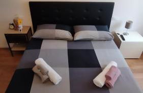 In viaggio con Pippo - Ampio appartamento con AC nei pressi di Piazza Bovio e del Rivellino - Foto 2