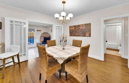 Romantic escape, hot tub, fireplace, massage room! - Foto 2