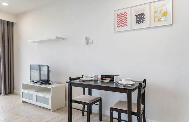 OYO Home 44050 Essential Studio Empire Marriot - Photo 12