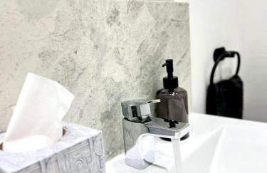 Stylish Spacious 1Bd Apt-kingbed-10min Heaton Park - Foto 32