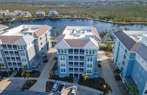 Latitude Adjustment Penthouse by Coastal Chic - Foto 28