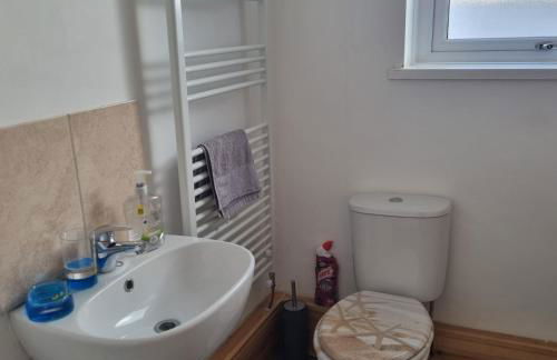 Dare Valley Cottage Ex miners cottage Near Zip World Pen y fan Waterfalls - Photo 6