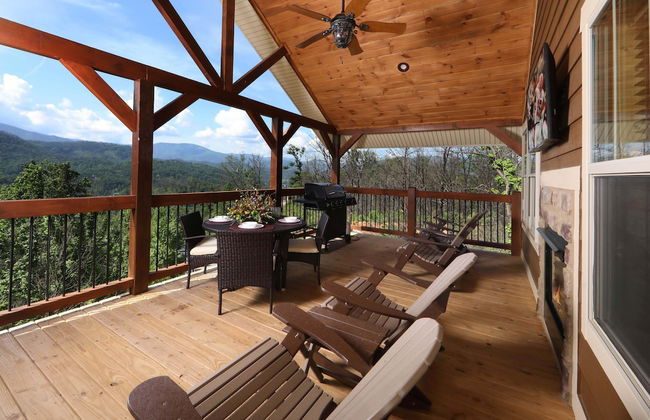 Above It All - Four Bedroom Cabin - Foto 14