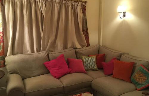 St Anthony’s, bright perkily decorated 3 bedroom house - Photo 20