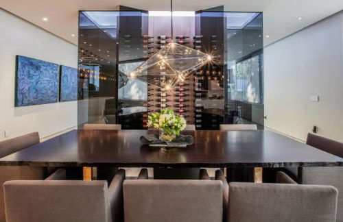 Beverly Hills Luxurious 4BR Villa with Pool and Views - Foto 16