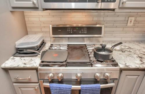 Backyard Oasis-Pool & Grill-Heart of Friendswood - Foto 17