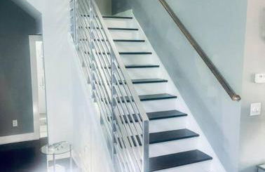 1966-Huge 4BR w/Rooftop Veranda - Foto 8