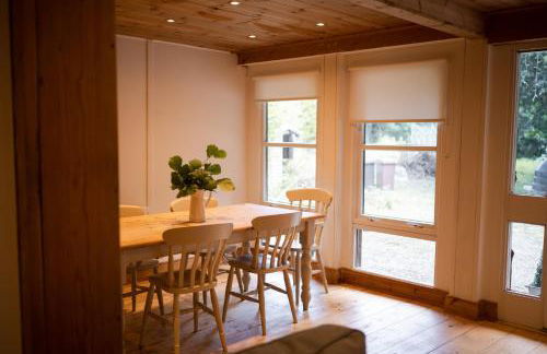 Lilly Lodge; nestled within the forest. - Foto 12