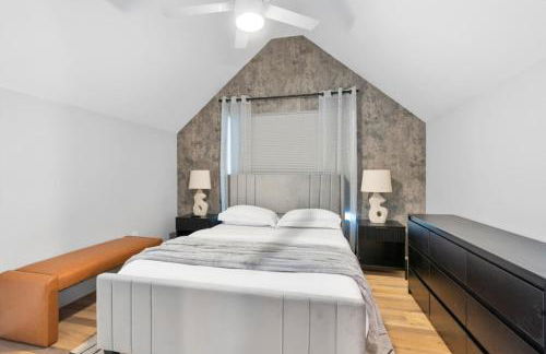 Mins to Downtown- Formula 1 - ACL - Foto 2