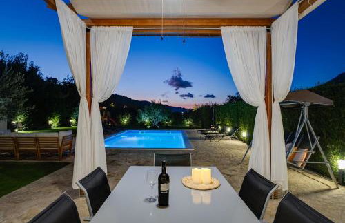 VILLA ROKO with 4 bedrooms, 32sqm heated pool - Photo 31