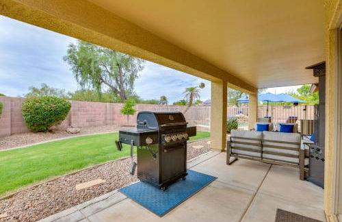 Spacious and Fenced Yard Pet-Friendly Surprise Home - Foto 25