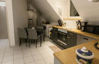 Zentrale Maisonette mit Büro & Parkplatz - Foto 10