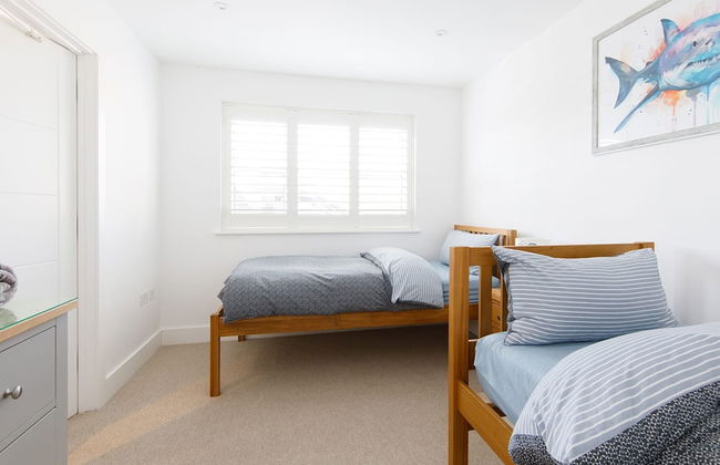 Delightful Seaside Hideaway 5 Mins to Beach - Photo 18