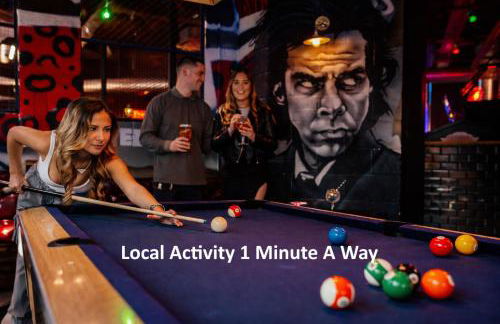 City Centre - Sleeps 6 - Bars, Parking & Netflix - Foto 21