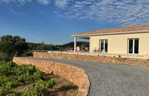 Villa L'esquirol With View and Pool - Foto 30